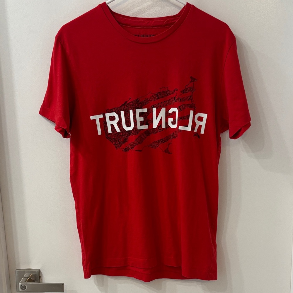 True Religion Men's Red Graphic Tee Medium